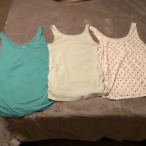 Old Navy Maternity Tank bundle!